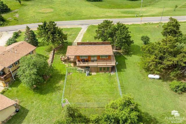 7204 Hi-View Dr Drive, Manhattan, KS 66503