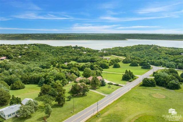 7204 Hi-View Dr Drive, Manhattan, KS 66503