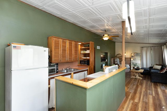 7204 Hi-View Dr Drive, Manhattan, KS 66503