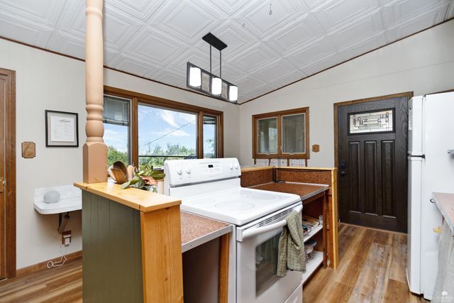 7204 Hi-View Dr Drive, Manhattan, KS 66503