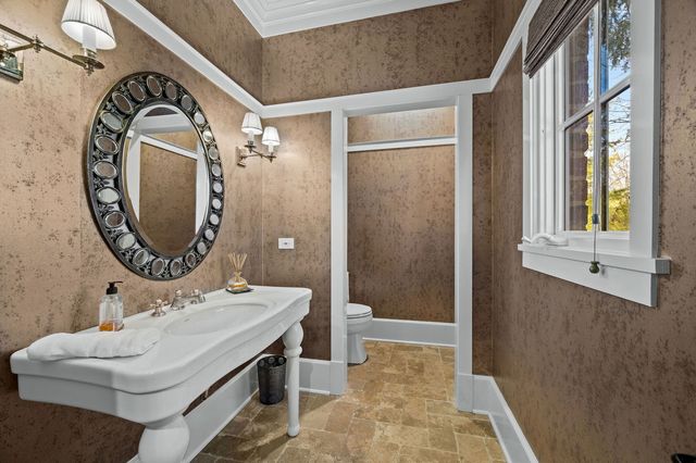 1070 Fisher Lane, Winnetka, IL 60093