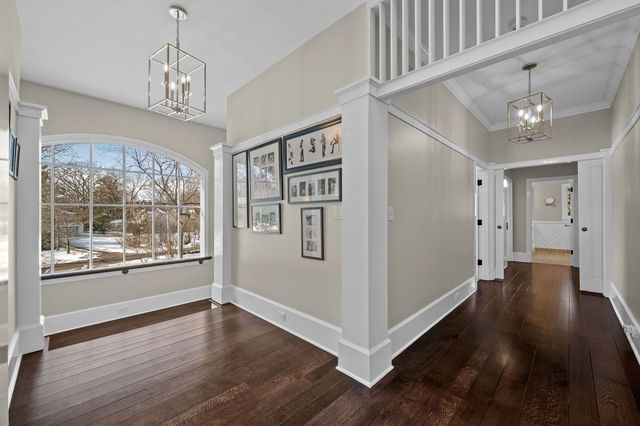 1070 Fisher Lane, Winnetka, IL 60093