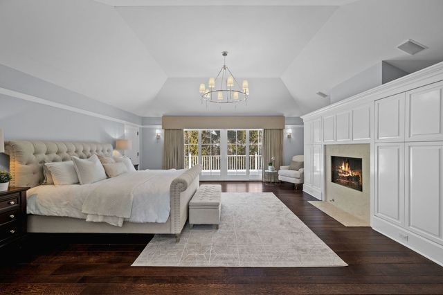 1070 Fisher Lane, Winnetka, IL 60093