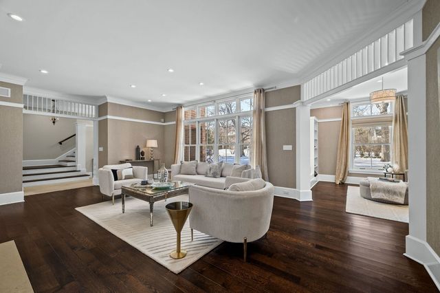 1070 Fisher Lane, Winnetka, IL 60093