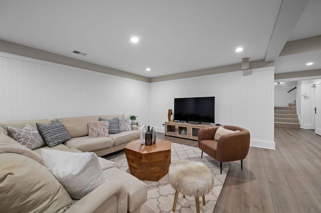 1070 Fisher Lane, Winnetka, IL 60093