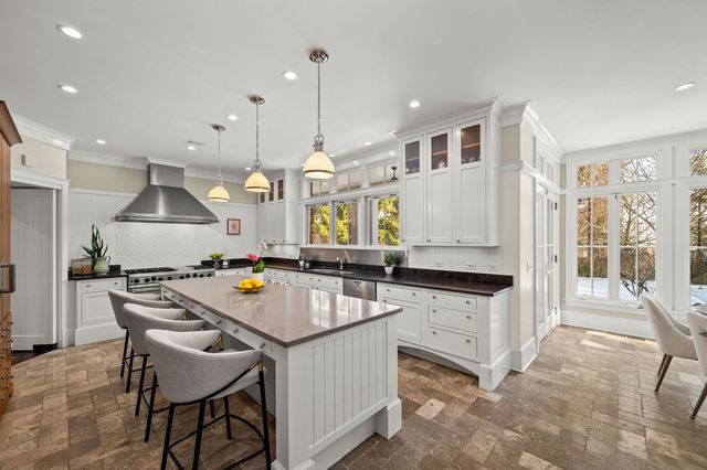 1070 Fisher Lane, Winnetka, IL 60093