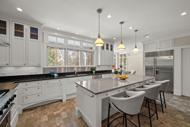 1070 Fisher Lane, Winnetka, IL 60093