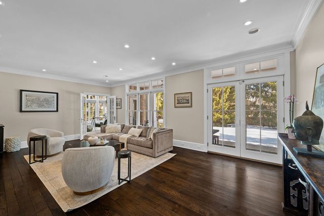 1070 Fisher Lane, Winnetka, IL 60093