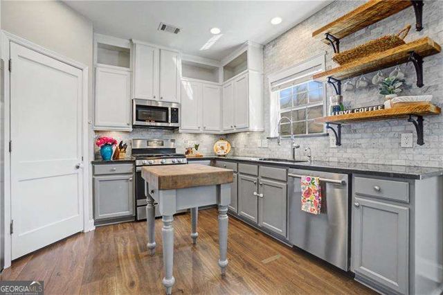 425 Mountain Mist Drive, Woodstock, GA 30188