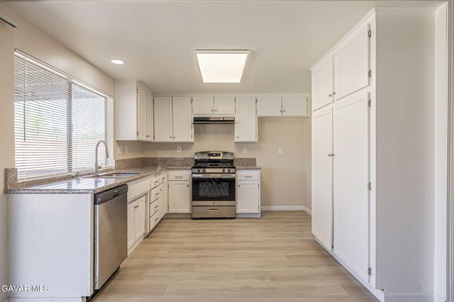 44125 Rodin Avenue, Lancaster, CA 93535