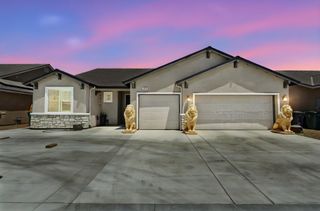 1890 Sherbrook Avenue, Tulare, CA 93274