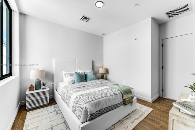 515 NE 61st St, Miami, FL 33137