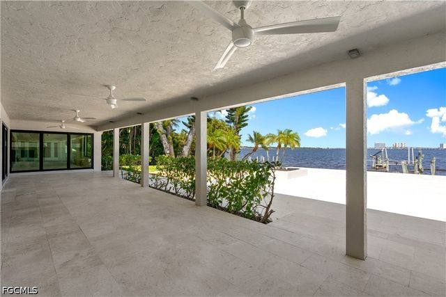 752 Overiver DR, North Fort Myers, FL 33903