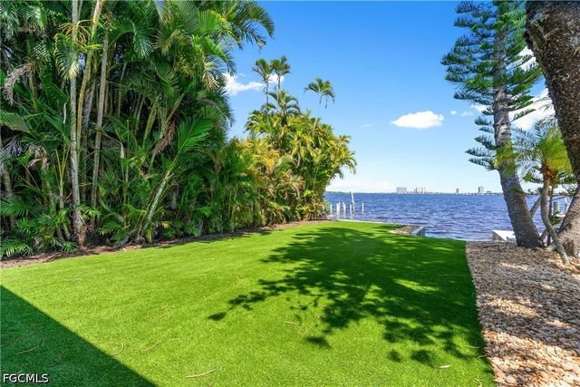 752 Overiver DR, North Fort Myers, FL 33903