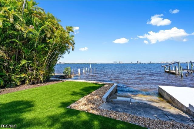 752 Overiver DR, North Fort Myers, FL 33903