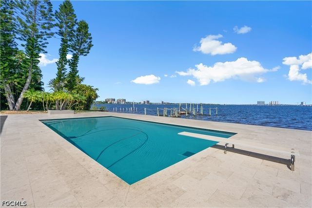 752 Overiver DR, North Fort Myers, FL 33903