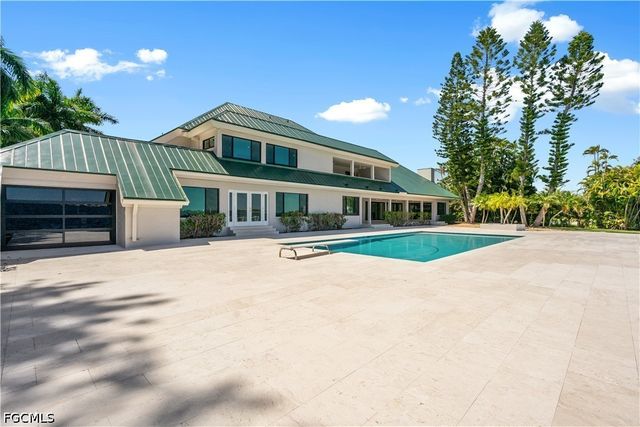 752 Overiver DR, North Fort Myers, FL 33903