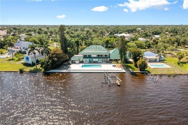 752 Overiver DR, North Fort Myers, FL 33903
