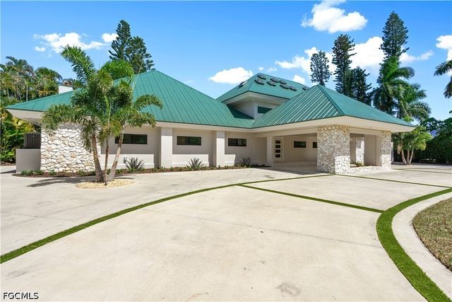 752 Overiver DR, North Fort Myers, FL 33903