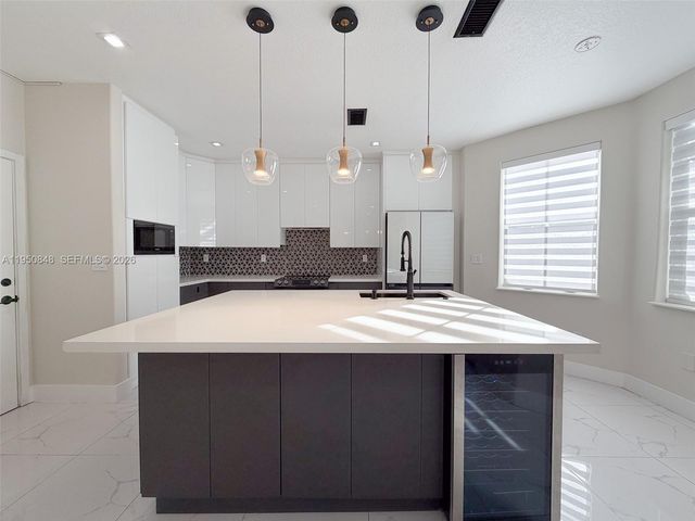 4832 NW 107th Pl, Doral, FL 33178