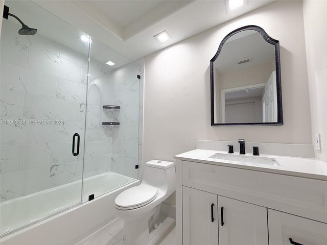 4832 NW 107th Pl, Doral, FL 33178