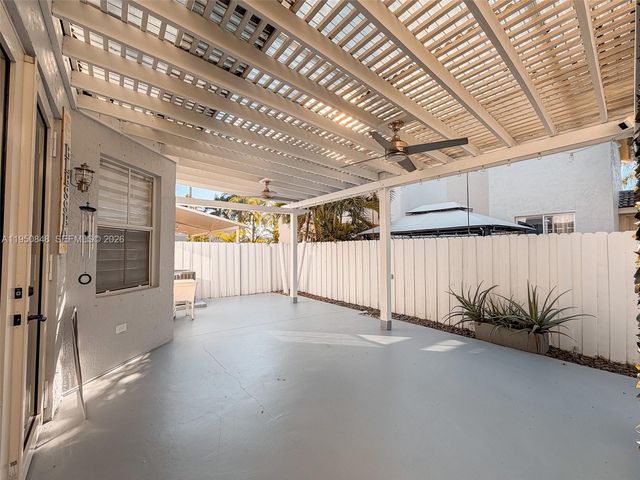 4832 NW 107th Pl, Doral, FL 33178