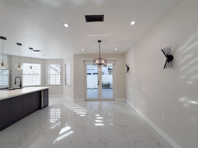 4832 NW 107th Pl, Doral, FL 33178