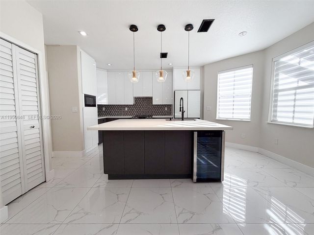 4832 NW 107th Pl, Doral, FL 33178