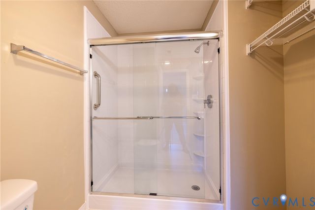 4686 Twin Hickory Lake Dr, Glen Allen, VA 23059