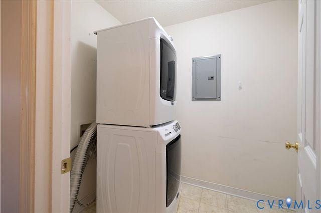 4686 Twin Hickory Lake Dr, Glen Allen, VA 23059