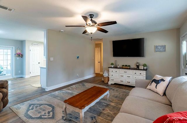 6935 Jasper Street, Navarre, FL 32566