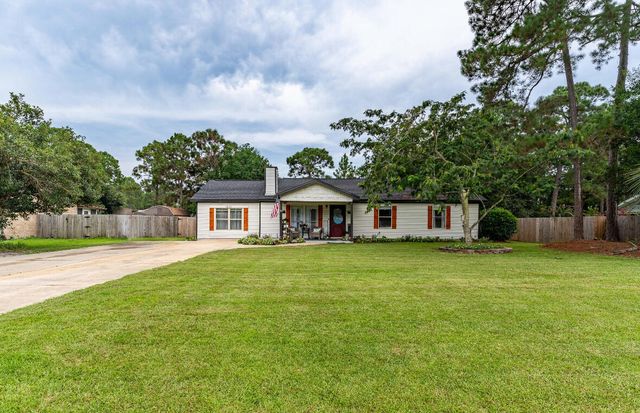 6935 Jasper Street, Navarre, FL 32566