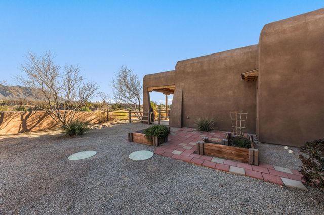 3 Aztec Court, Placitas, NM 87043