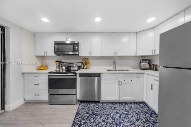 6637 NW 181st Lane, Hialeah, FL 33015