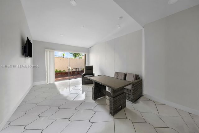 6637 NW 181st Lane, Hialeah, FL 33015