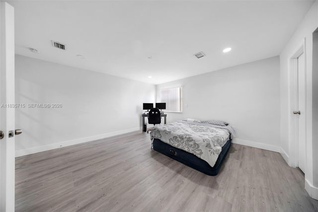 6637 NW 181st Lane, Hialeah, FL 33015