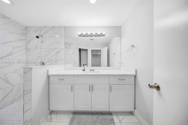 6637 NW 181st Lane, Hialeah, FL 33015