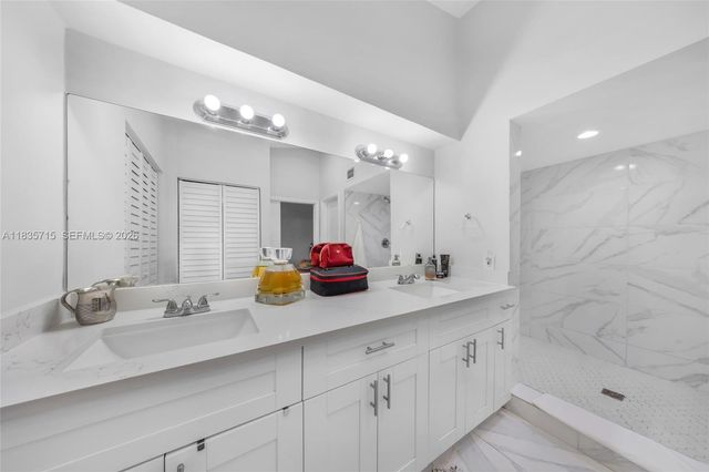6637 NW 181st Lane, Hialeah, FL 33015