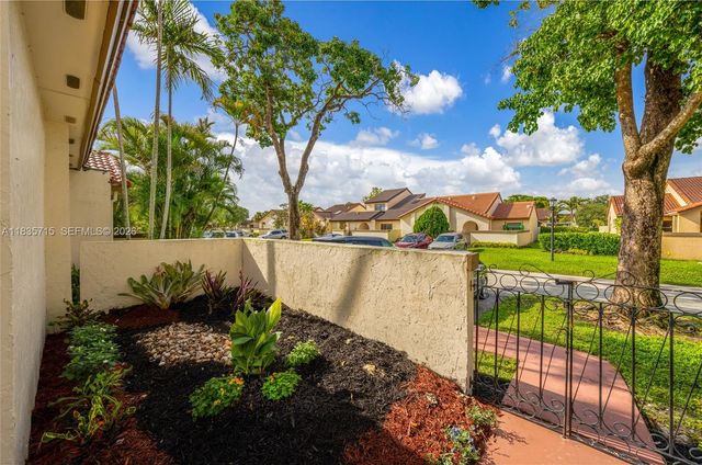 6637 NW 181st Lane, Hialeah, FL 33015