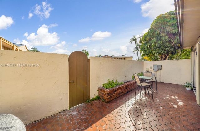 6637 NW 181st Lane, Hialeah, FL 33015