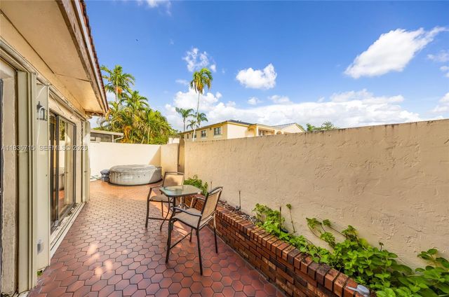 6637 NW 181st Lane, Hialeah, FL 33015
