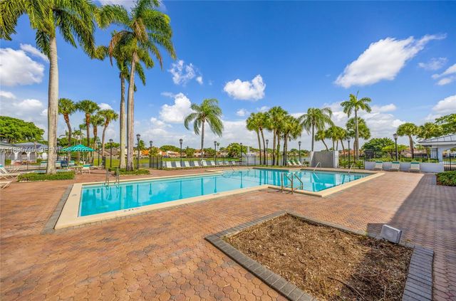 6637 NW 181st Lane, Hialeah, FL 33015
