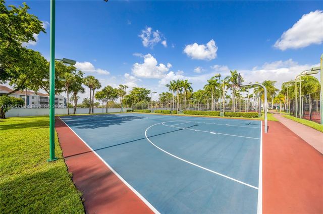 6637 NW 181st Lane, Hialeah, FL 33015