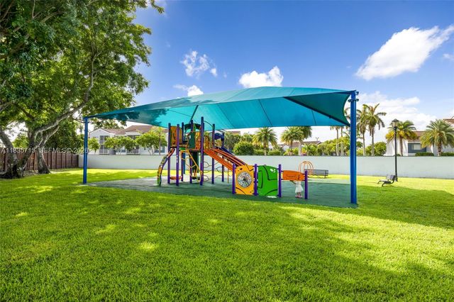 6637 NW 181st Lane, Hialeah, FL 33015