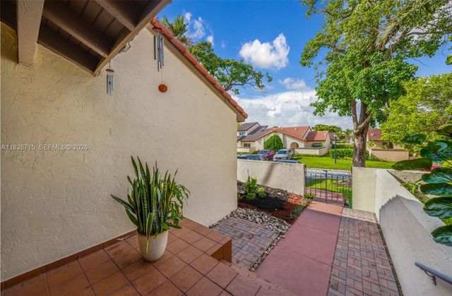 6637 NW 181st Lane, Hialeah, FL 33015