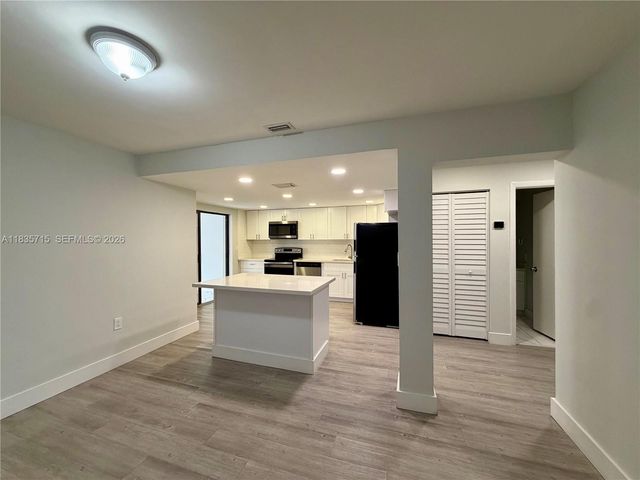 6637 NW 181st Lane, Hialeah, FL 33015