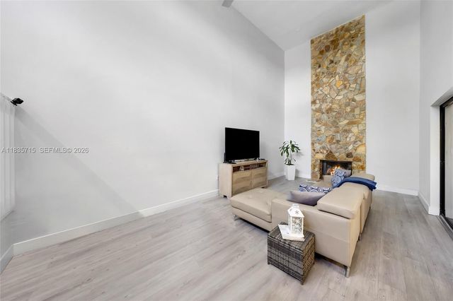 6637 NW 181st Lane, Hialeah, FL 33015