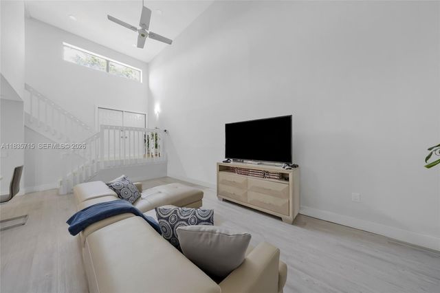 6637 NW 181st Lane, Hialeah, FL 33015