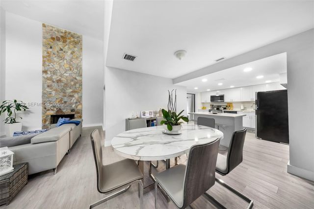 6637 NW 181st Lane, Hialeah, FL 33015