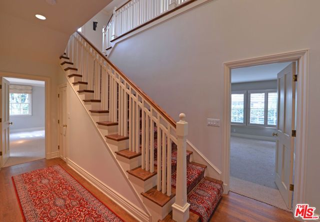 321 Dalehurst Avenue, Los Angeles, CA 90024